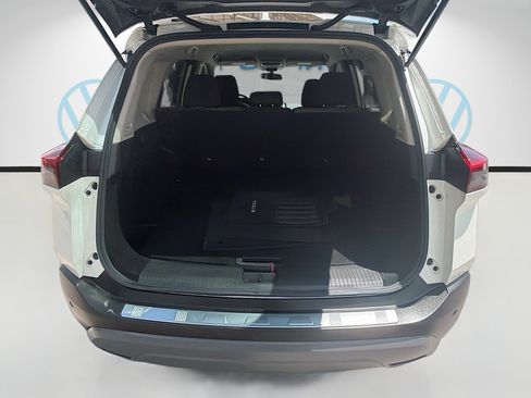 Used 2023 Nissan Rogue SV image 26