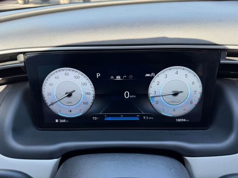 Used 2024 Hyundai Tucson Limited image 18