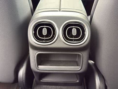 Used 2026 Mercedes-Benz GLC 300 4MATIC image 27