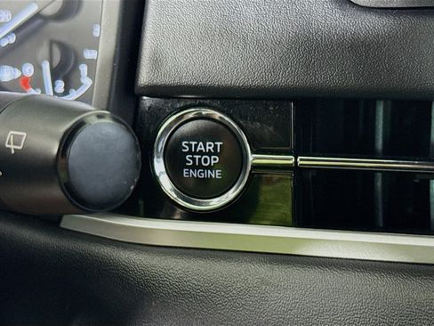 Used 2022 Mitsubishi Outlander SE image 18