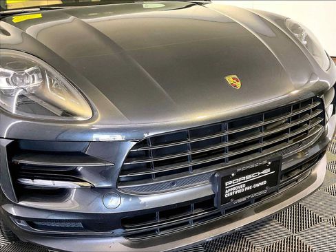 Certified 2020 Porsche Macan AWD/4WD image 34