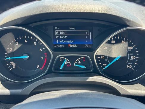 Used 2017 Ford Escape SE w/ SE Sport Appearance Package AWD/4WD image 19
