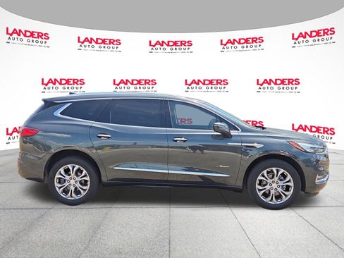 Used 2021 Buick Enclave Avenir w/ Avenir Technology Package FWD image 2