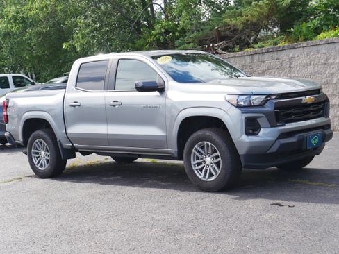 Certified 2024 Chevrolet Colorado LT w/ LT Convenience Package II AWD/4WD image 10