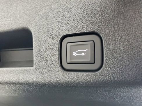 New 2026 Chevrolet Traverse RS w/ LPO, Floor Liner Package FWD image 30