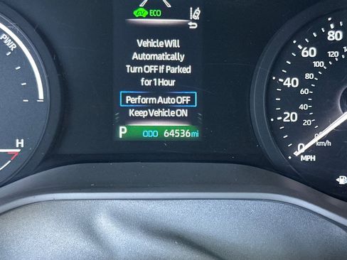 Certified 2024 Toyota Sienna XLE FWD image 31