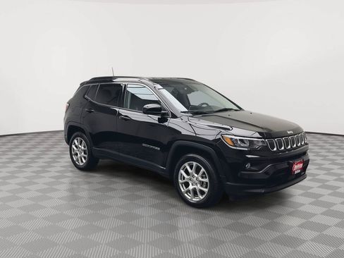 Used 2022 Jeep Compass Latitude AWD/4WD image 31