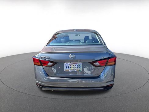 Used 2025 Nissan Altima 2.5 SV FWD image 7
