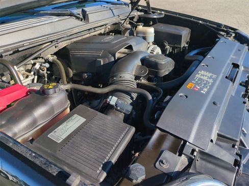 Certified 2011 GMC Yukon SLE image 29