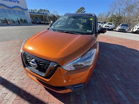 Used 2020 Nissan Kicks SR w/ SR Premium Package image 8