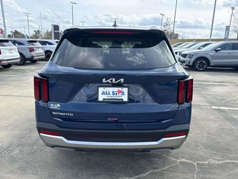 New 2026 Kia Sorento S w/ S Panoramic Sunroof Package image 7
