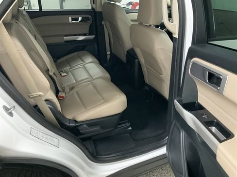 Used 2024 Ford Explorer XLT w/ Equipment Group 202A image 20