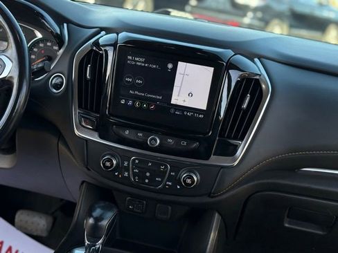 Used 2021 Chevrolet Traverse RS image 25