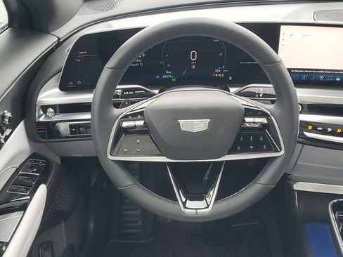 Certified 2024 Cadillac Lyriq Luxury AWD/4WD image 29