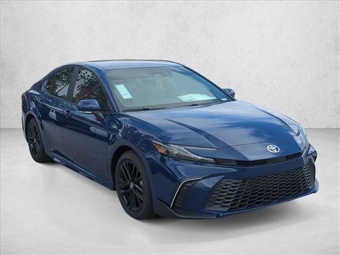 Used 2026 Toyota Camry SE FWD image 3