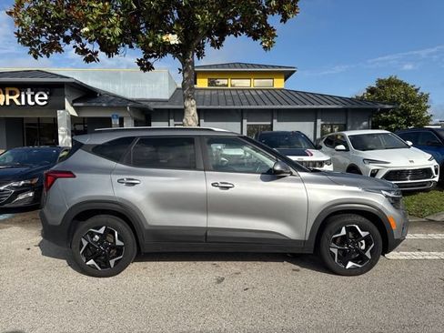 Used 2025 Kia Seltos S FWD image 8