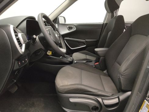 Used 2021 Kia Soul LX image 17
