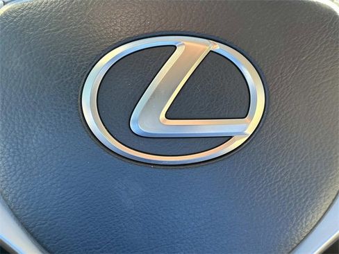 Used 2015 Lexus ES 300h image 33