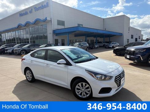 Used 2022 Hyundai Accent SE image 1
