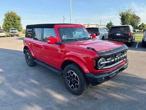 Used 2023 Ford Bronco Outer Banks AWD/4WD image 1