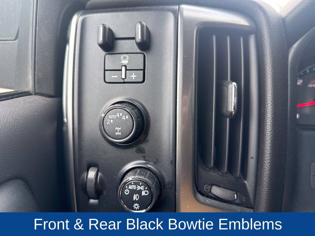 Used 2018 Chevrolet Silverado 1500 LT w/ All Star Edition AWD/4WD image 12
