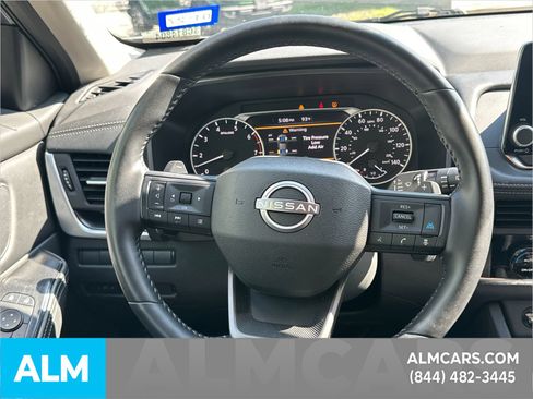 Used 2025 Nissan Rogue SV FWD image 16