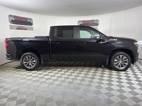 Used 2020 Chevrolet Silverado 1500 RST image 2
