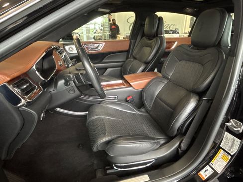 Used 2019 Lincoln Continental Black Label AWD/4WD image 25