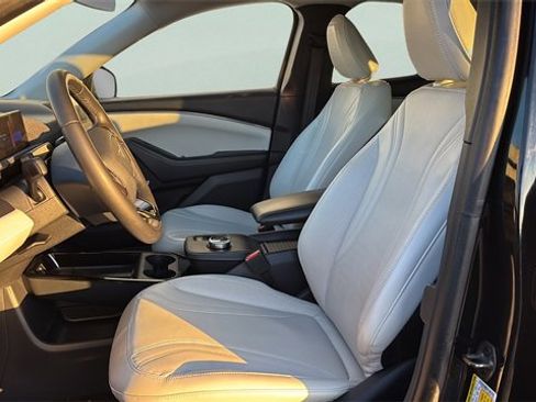 Used 2021 Ford Mustang Mach-E Premium image 12