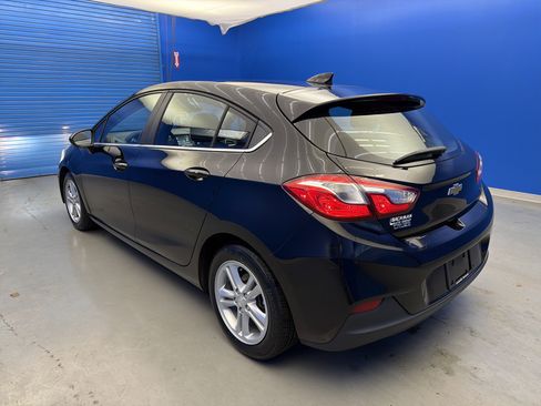 Used 2017 Chevrolet Cruze LT w/ Convenience Package image 5