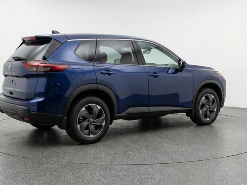 Used 2025 Nissan Rogue SV image 9