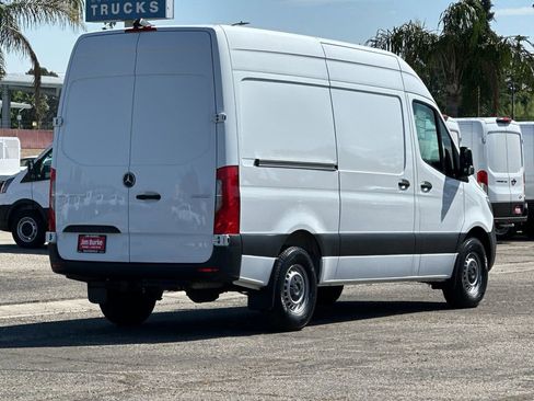 Used 2023 Mercedes-Benz Sprinter 2500 image 3