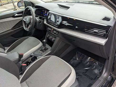 Certified 2022 Volkswagen Taos S image 13