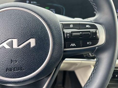 Certified 2025 Kia Sportage EX AWD/4WD image 20