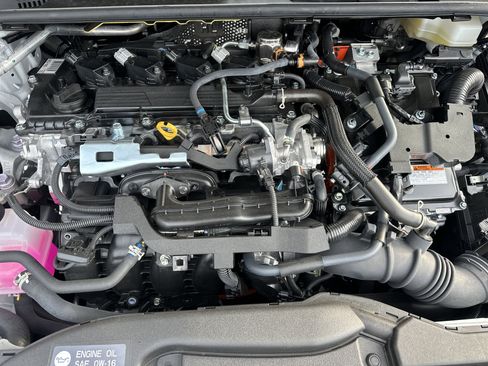 Used 2025 Toyota Prius image 9