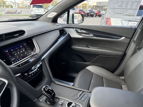 Certified 2025 Cadillac XT5 Premium Luxury image 20
