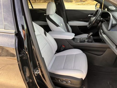 Certified 2024 Cadillac XT4 Sport image 27