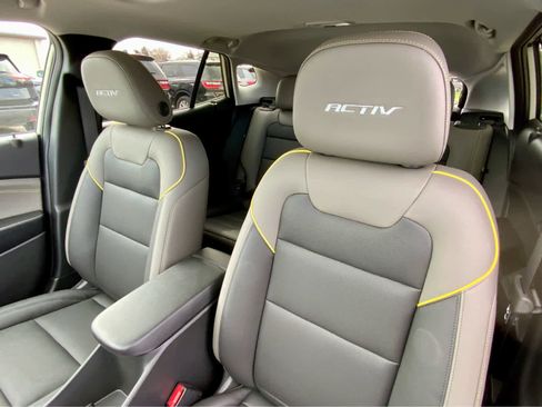 New 2026 Chevrolet Trax ACTIV w/ Sunroof Package FWD image 27
