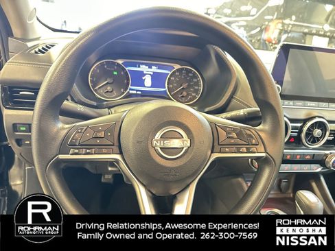 Used 2024 Nissan Sentra SV FWD image 11