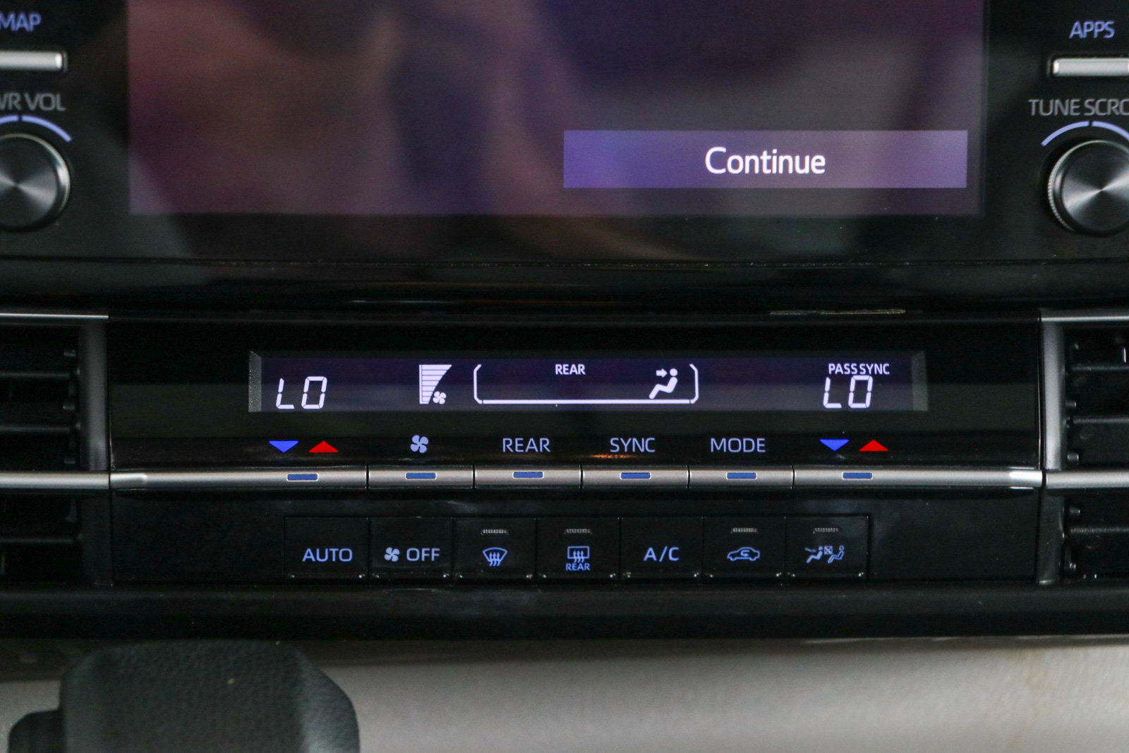 Used 2021 Toyota Sienna LE w/ LE Plus Package FWD image 20