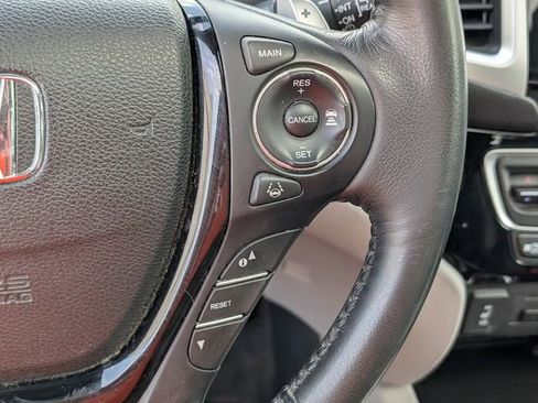 Used 2018 Honda Pilot Touring image 21