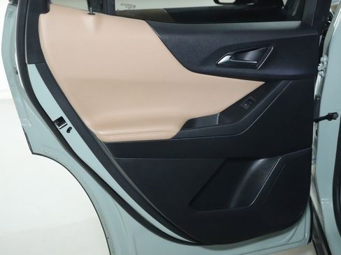 Used 2025 Chevrolet Equinox ACTIV w/ Safety and Technology Package image 13