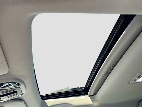 Used 2024 Subaru Outback Premium image 23