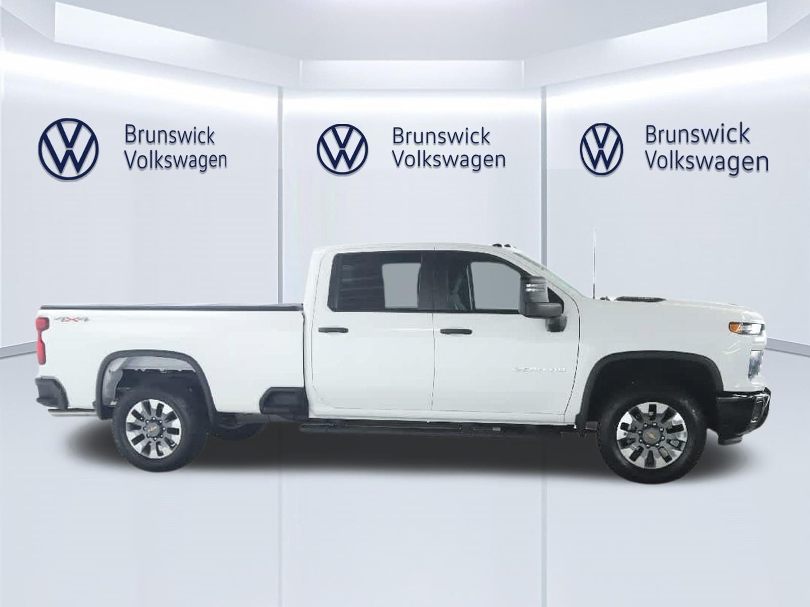 Used 2025 Chevrolet Silverado 2500 Custom w/ Custom Convenience Package AWD/4WD image 11
