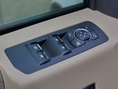 Used 2017 Ford F150 Lariat image 14