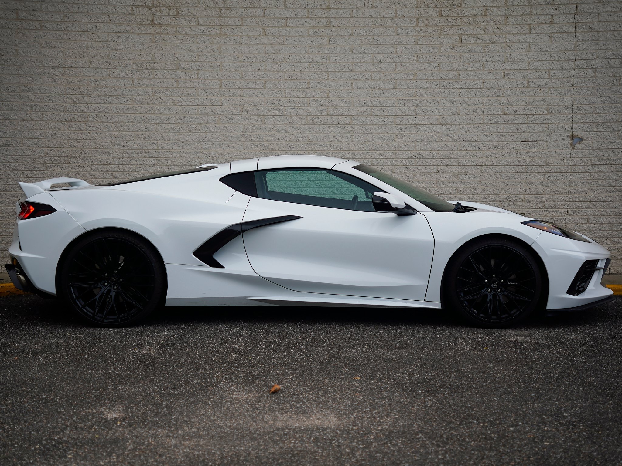 Used 2023 Chevrolet Corvette Stingray Premium Cpe w/ Z51 Performance Package RWD image 8
