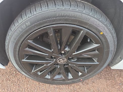 Certified 2021 Toyota Camry SE image 10