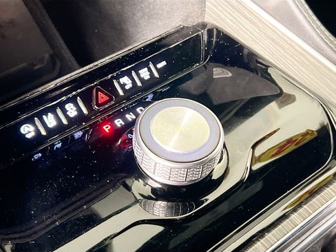 Used 2024 Jeep Wagoneer L Series II w/ Flexible Seating Group image 25