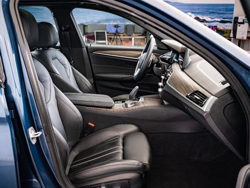 Used 2023 BMW 540i xDrive image 21