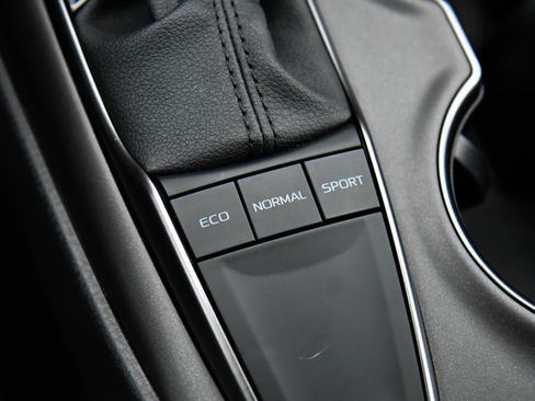 Used 2024 Toyota Camry SE image 26